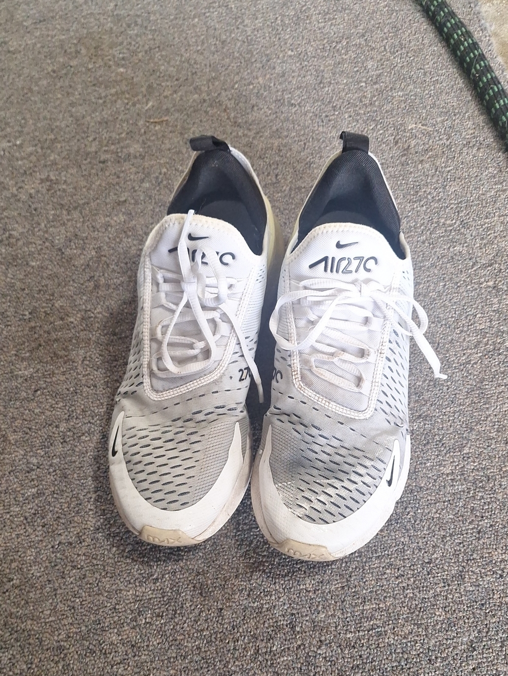 Nike Men's White and Black Air270 Lightweight Sneakers